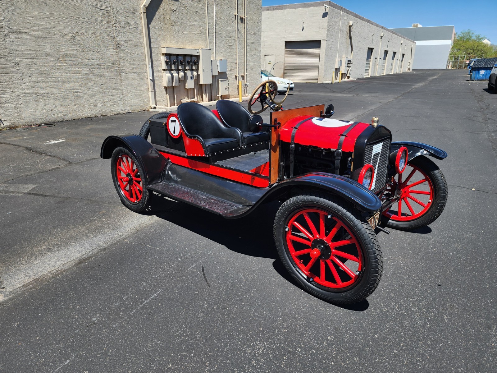 Ford-Model-T-1925-4