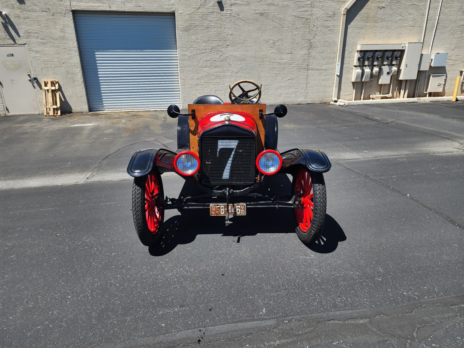 Ford-Model-T-1925-6