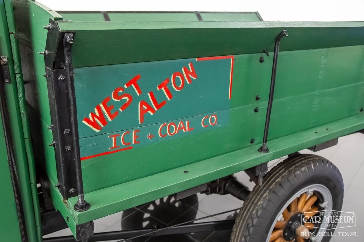 Ford-Model-T-1927-Truck-17