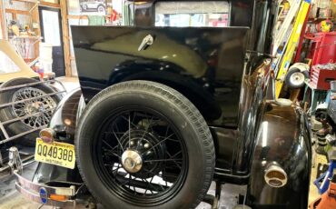 Ford-Model-a-1929-Black-Brown-2