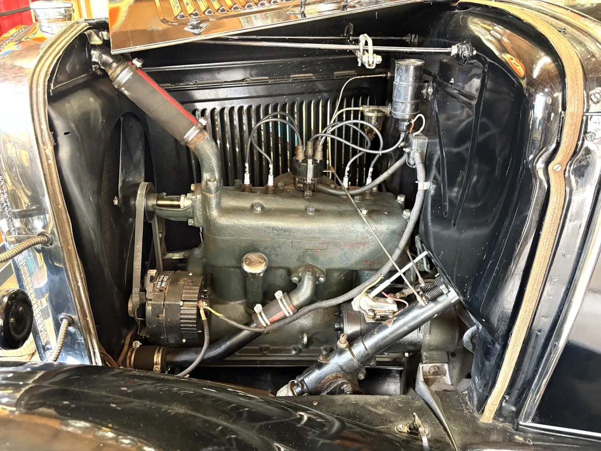 Ford-Model-a-1929-Black-Brown-7