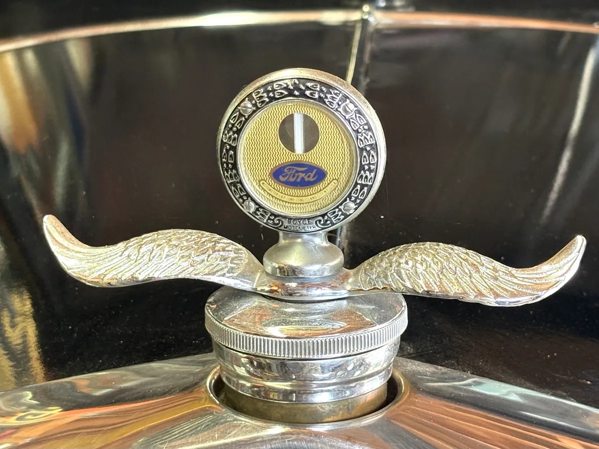 Ford-Model-a-1929-Black-Brown-8