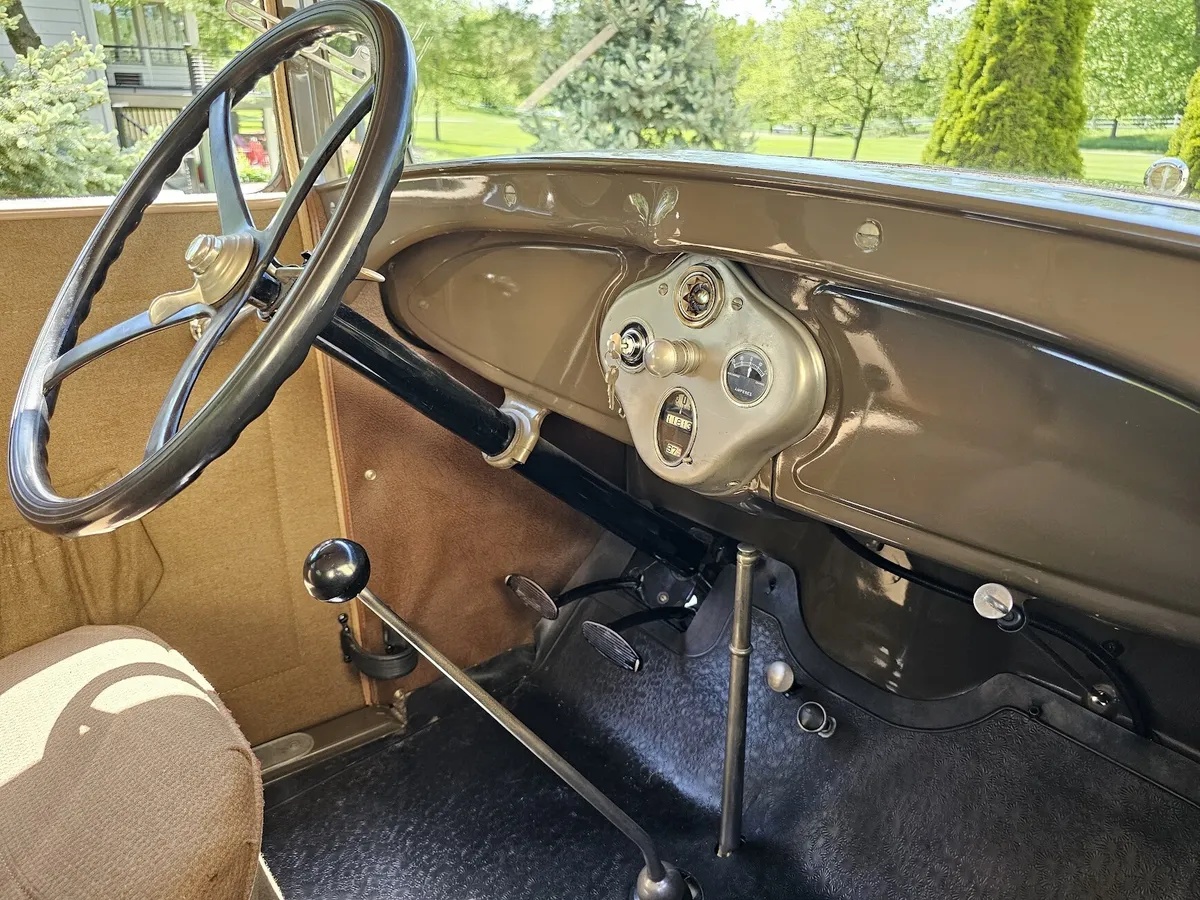 Ford-Model-a-1929-Brown-Brown-18