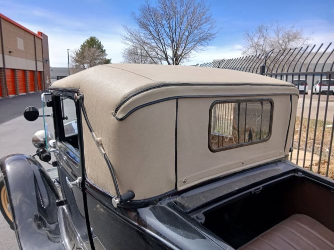 Ford-Model-a-1930-BlackTan-Top-Tan-3