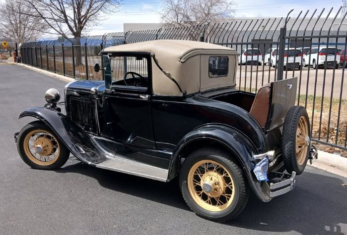 Ford-Model-a-1930-BlackTan-Top-Tan-6
