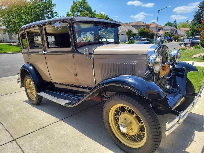 Ford-Model-a-1930-Brown-7