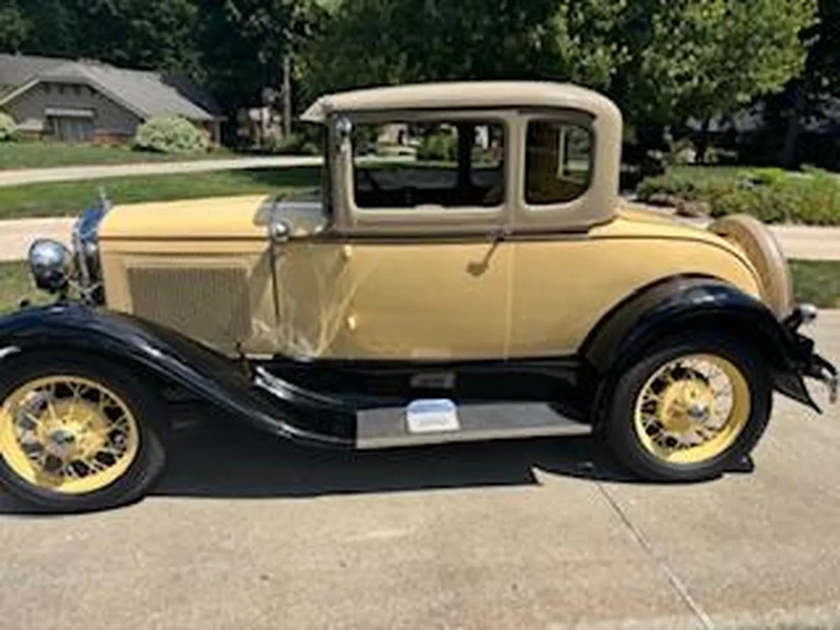 Ford-Model-a-1930-Tacoma-Cream-Tan-3