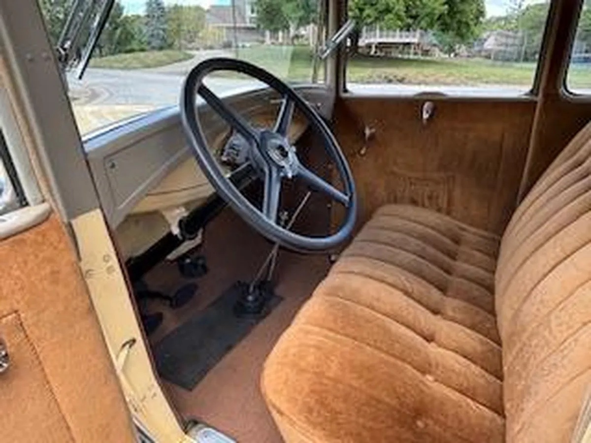 Ford-Model-a-1930-Tacoma-Cream-Tan-6