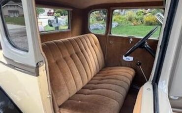 Ford-Model-a-1930-Tacoma-Cream-Tan-9