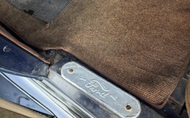 Ford-Model-a-1931-Black-Green-10