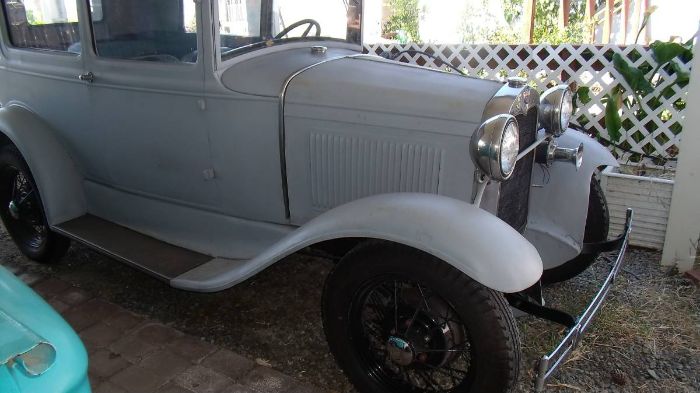 Ford-Model-a-1931-Gray-3