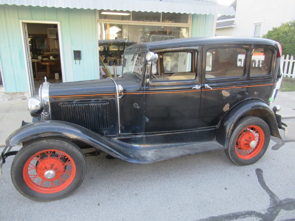 Ford-Model-a-1931-Tan-18