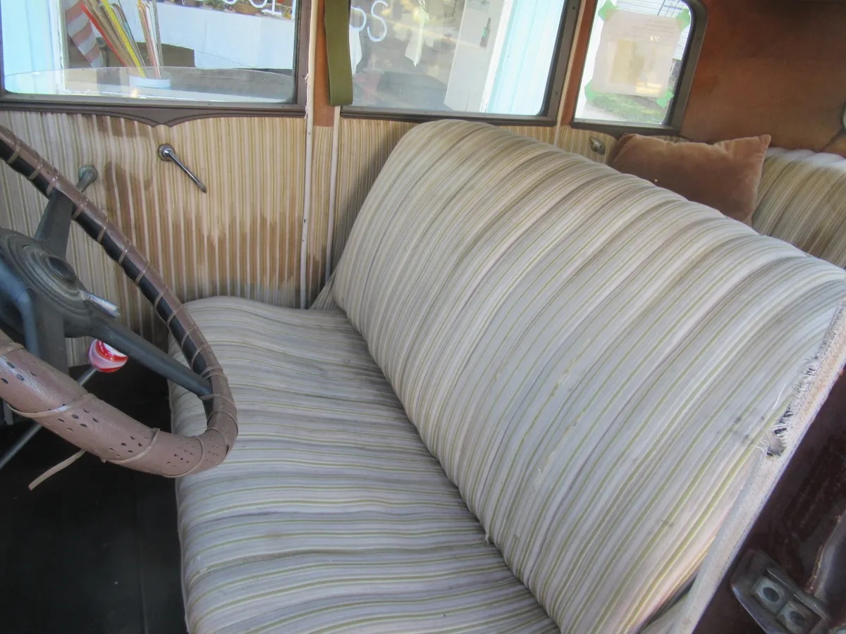 Ford-Model-a-1931-Tan-5