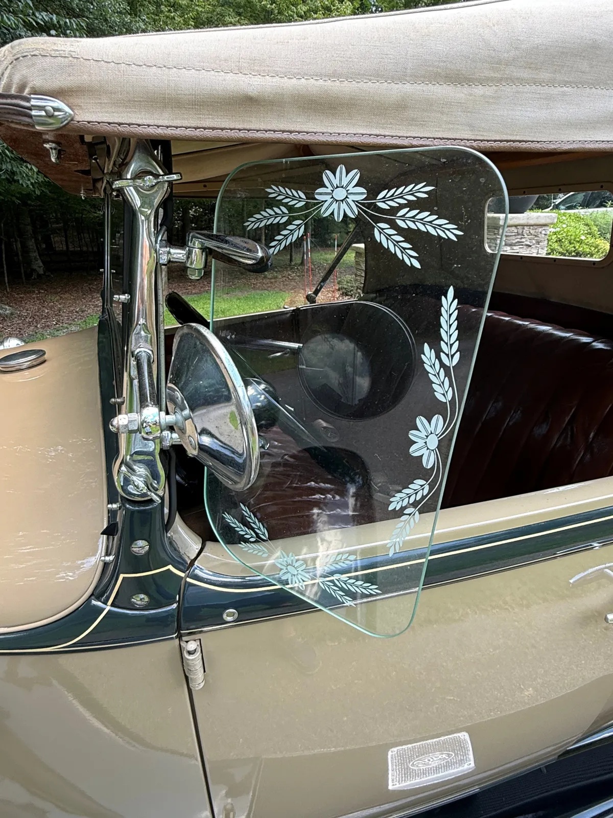 Ford-Model-a-1931-Tan-With-Black-Fenders-Tan-12