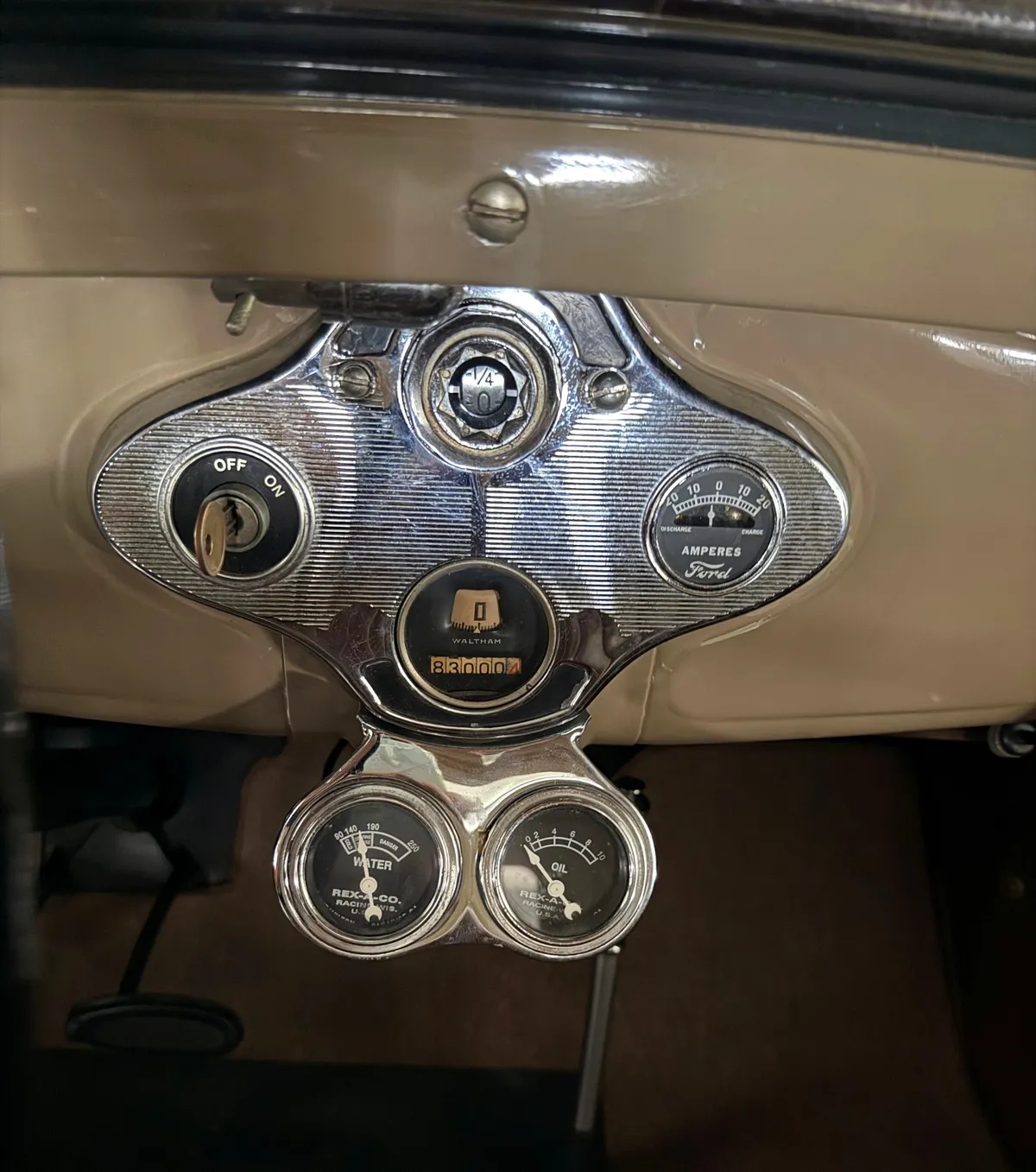 Ford-Model-a-1931-Tan-With-Black-Fenders-Tan-8