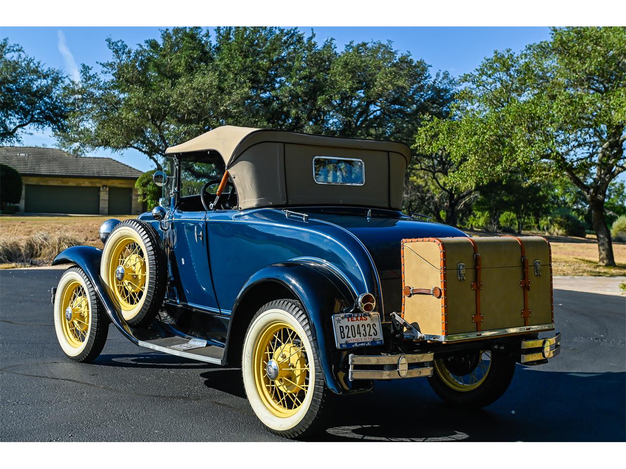 Ford-Model-a-1931-Washington-Blue-Tan-leather-14