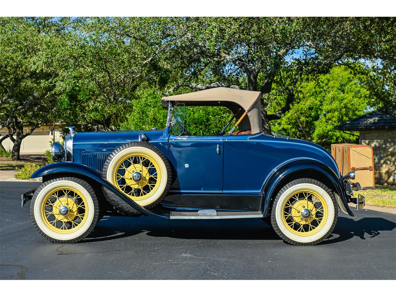 Ford-Model-a-1931-Washington-Blue-Tan-leather-15