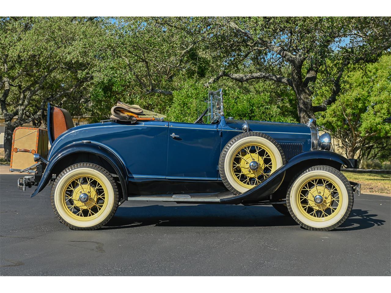 Ford-Model-a-1931-Washington-Blue-Tan-leather-9
