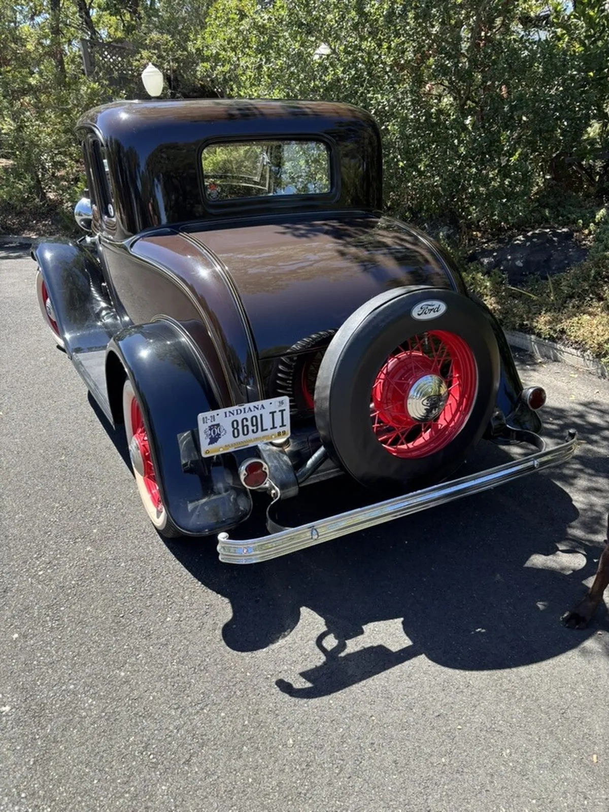 Ford-Model-b-1932-Black-Brown-11