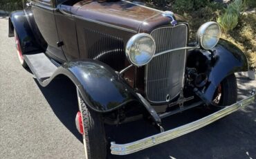 Ford-Model-b-1932-Black-Brown-15