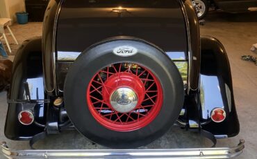 Ford-Model-b-1932-Black-Brown-16