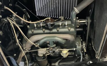 Ford-Model-b-1932-Black-Brown-7