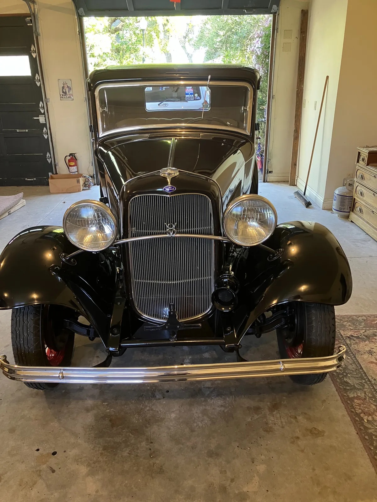 Ford-Model-b-1932-Black-Brown