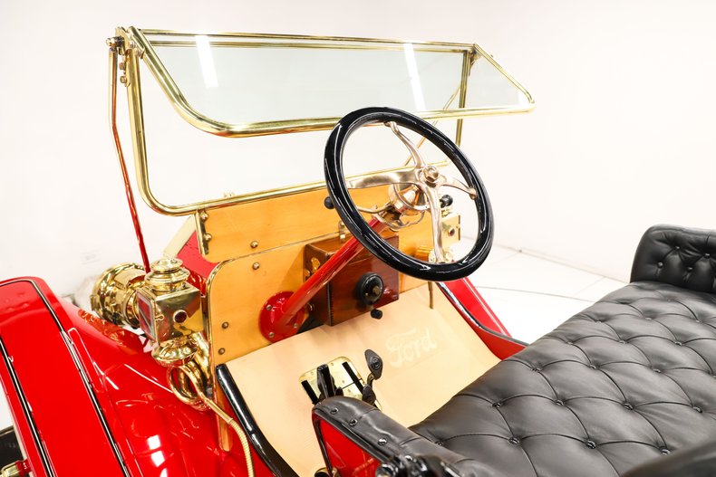 Ford-Model-t-1909-Red-Black