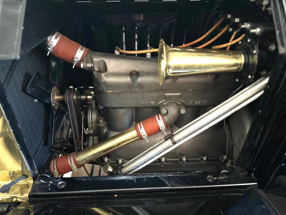 Ford-Model-t-1915-11