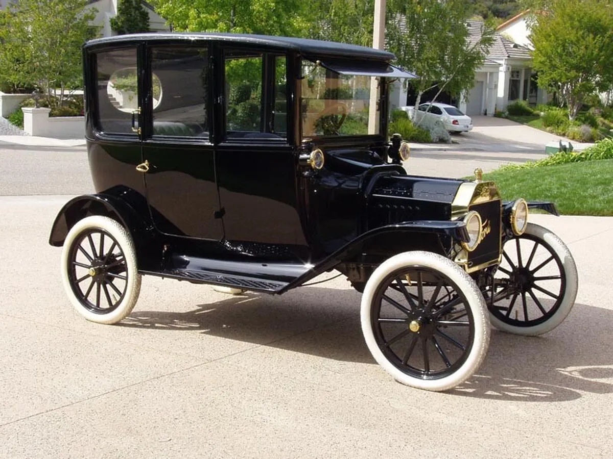 Ford-Model-t-1915-3