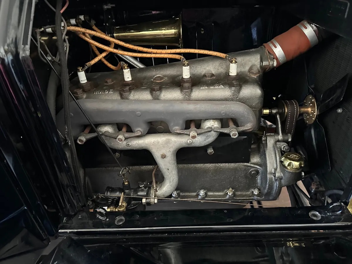 Ford-Model-t-1915-8