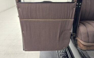 Ford-Model-t-1923-Black-Brown-30