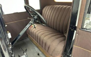 Ford-Model-t-1923-Black-Brown-31