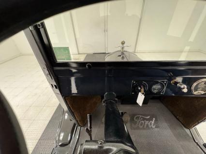 Ford-Model-t-1923-Black-Brown-34