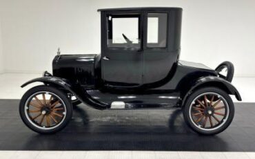 Ford-Model-t-1923-Black-Brown