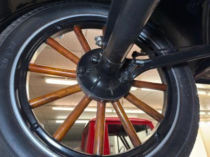 Ford-Model-t-1923-Black-Brown-47