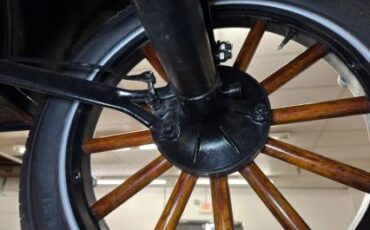 Ford-Model-t-1923-Black-Brown-48