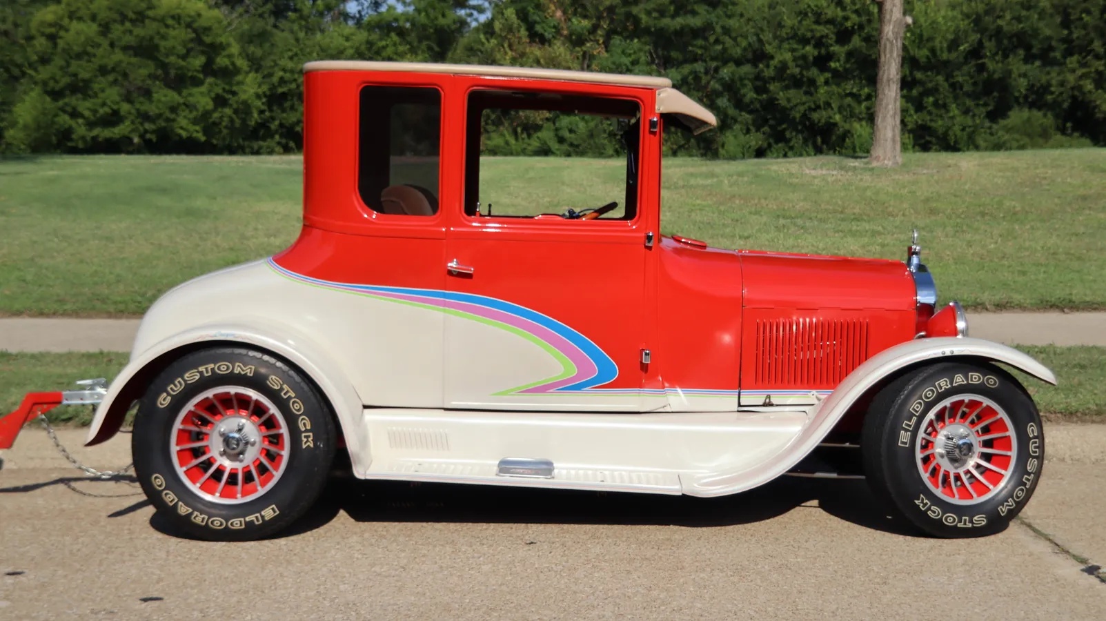 Ford-Model-t-1927-Red-Tan-10