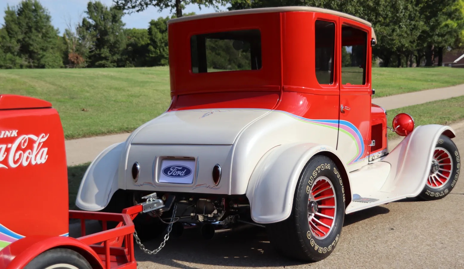Ford-Model-t-1927-Red-Tan-14