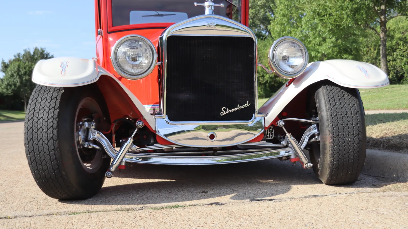 Ford-Model-t-1927-Red-Tan-19