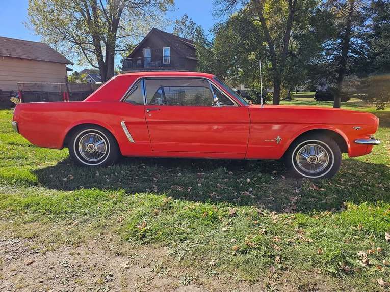 Ford-Mustang-1964-red-black-11