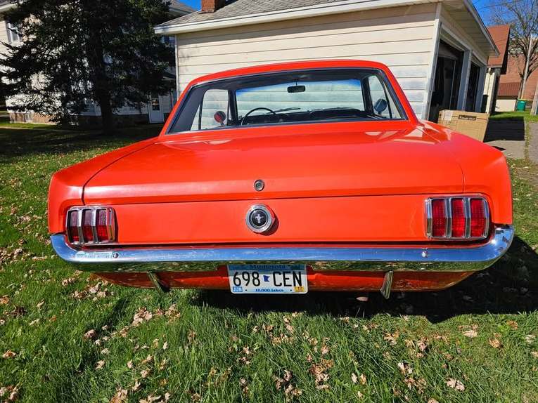 Ford-Mustang-1964-red-black-12