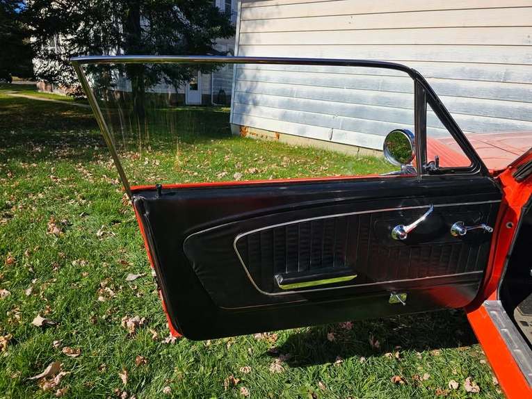 Ford-Mustang-1964-red-black-13