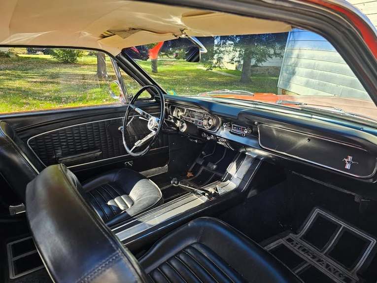 Ford-Mustang-1964-red-black-14