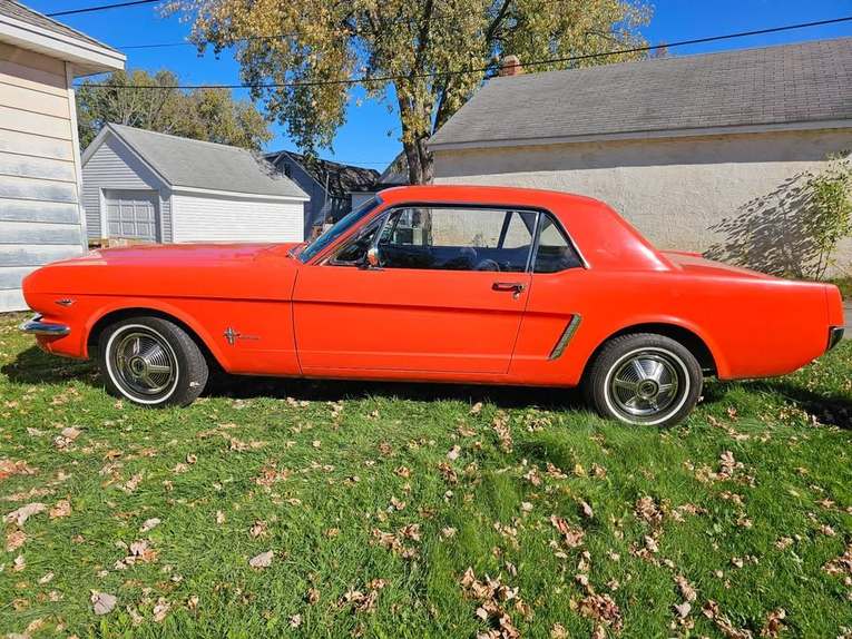 Ford-Mustang-1964-red-black-16