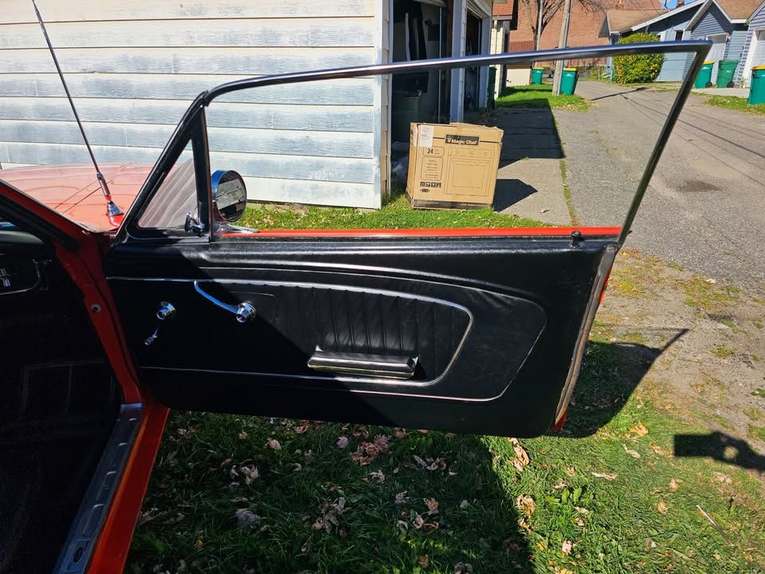 Ford-Mustang-1964-red-black-17