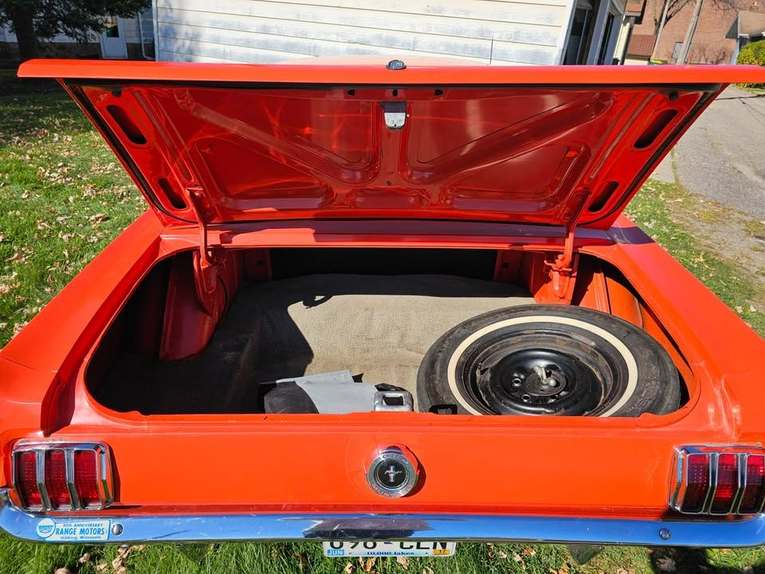 Ford-Mustang-1964-red-black-3
