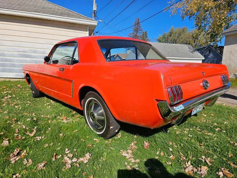 Ford-Mustang-1964-red-black-4