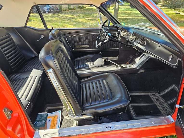 Ford-Mustang-1964-red-black-6