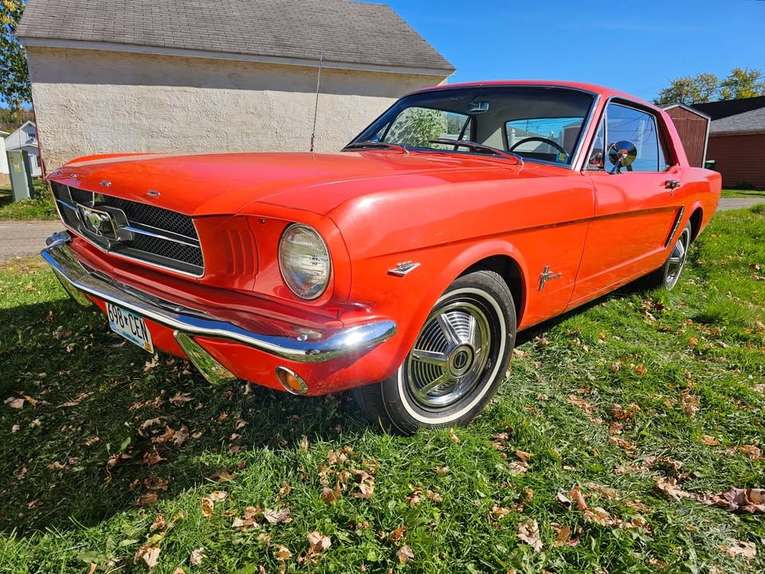 Ford-Mustang-1964-red-black